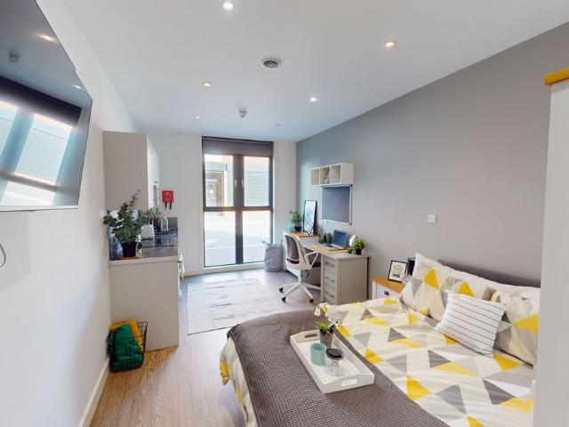 Studio for rent in St Ann's, Haddon