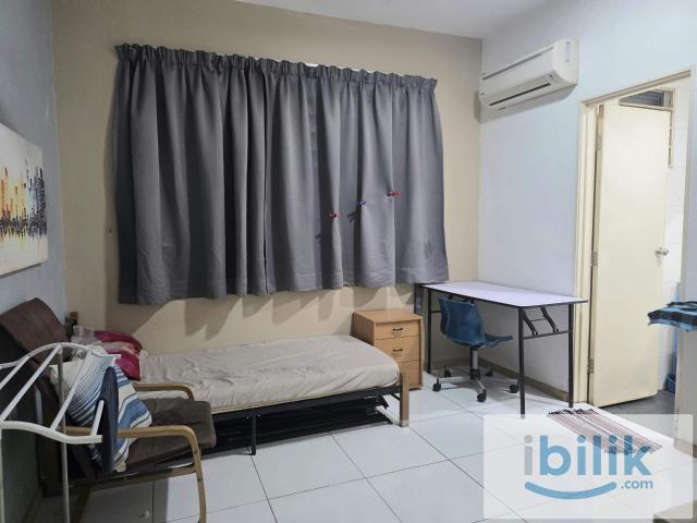 Room for rent in Petaling, Alam Impian