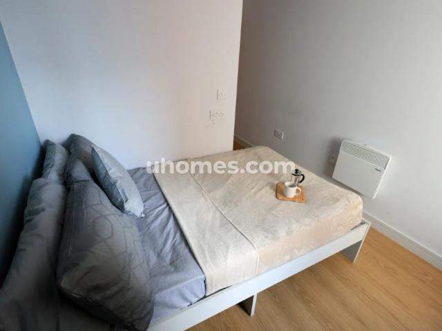 Studio for rent in Calderstones