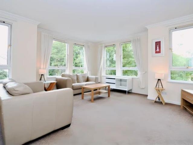 Studio for rent in Kelvinside, Scotland