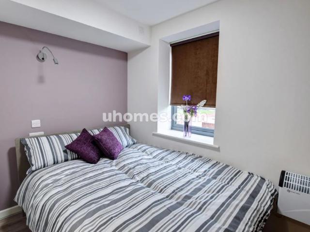Studio for rent in Woodhouse, West Yorkshire