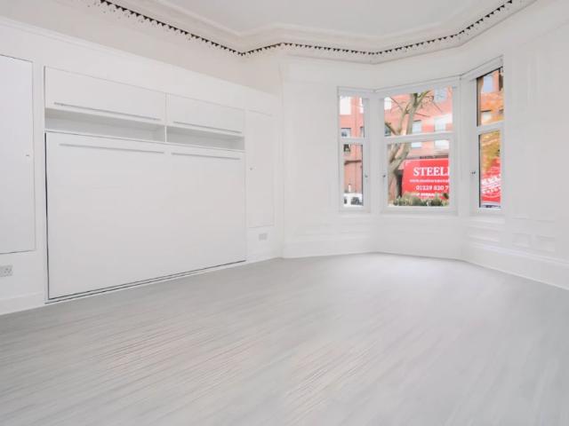 Studio for rent in Langside, Scotland