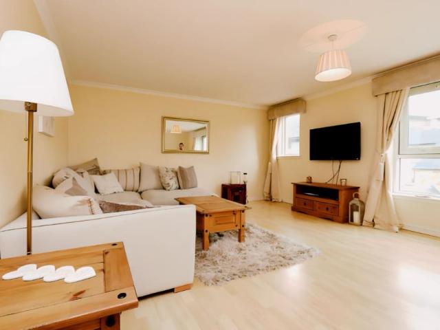 Studio for rent in Partickhill, Glasgow