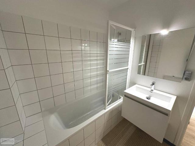 Studio location à Quartier Centre Ville, Reims