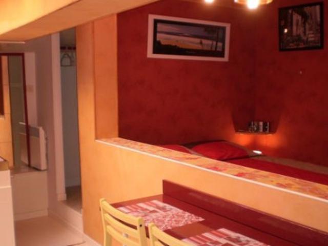 Studio location à Blasimon, Gironde