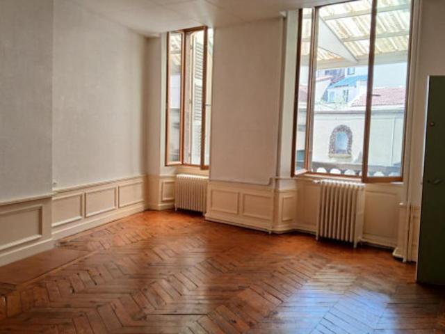 Studio location à Clermont-Ferrand, Aubière