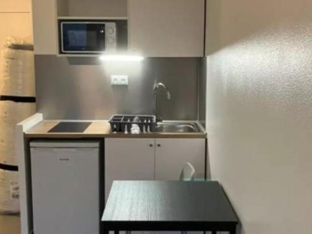 Studio location à Nanterre, Clichy