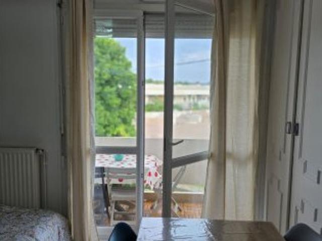 Studio location à Cosne-Cours-sur-Loire, Saint-père