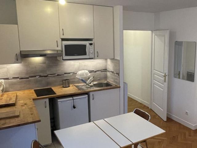 Studio location à France métropolitaine, Courbevoie