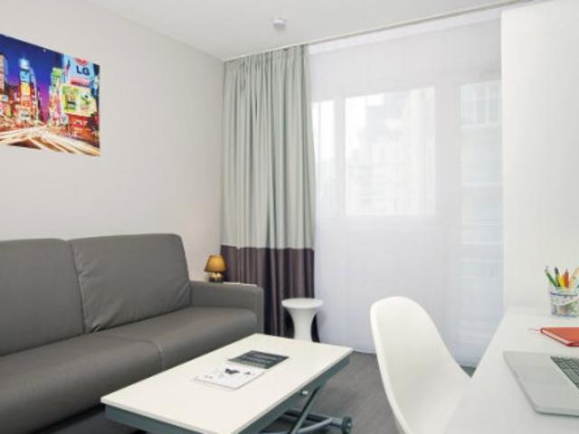 Studio location à Quartier Cœur de Ville, Courbevoie