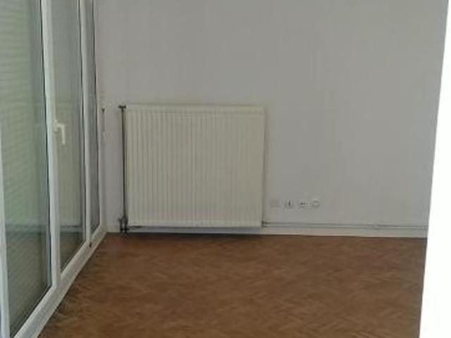 Studio location à Évry, Petit-bourg