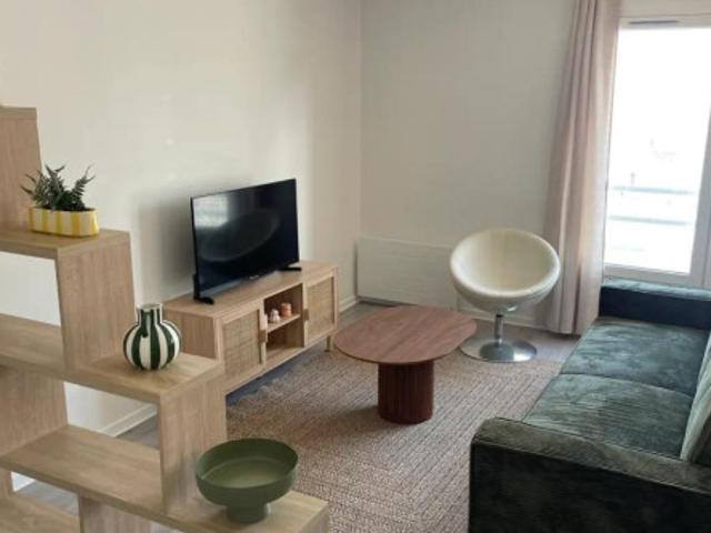 Studio location à Évry, Petit-bourg