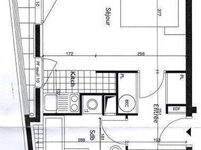 Studio location à Quartier Centre-Ville / Corentin Celton / Les Varennes, Issy-les-moulineaux