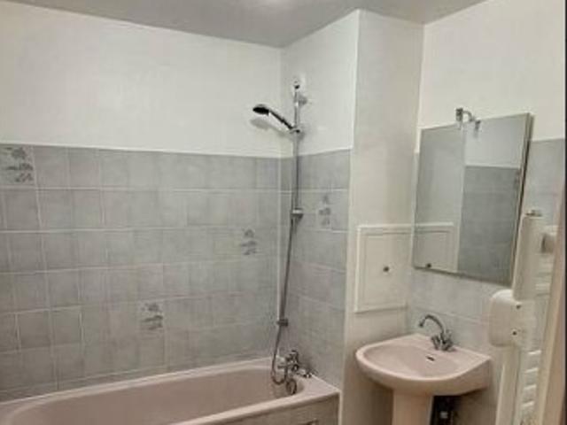 Studio location à La Courneuve, Centre-Ville