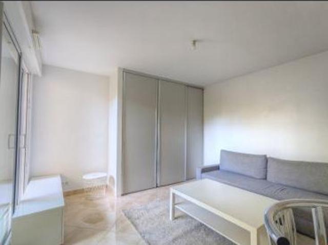 Studio location à Nanterre, La Garenne-colombes