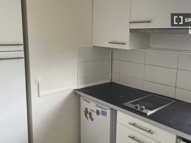 Studio location à France métropolitaine, Asnières-sur-seine