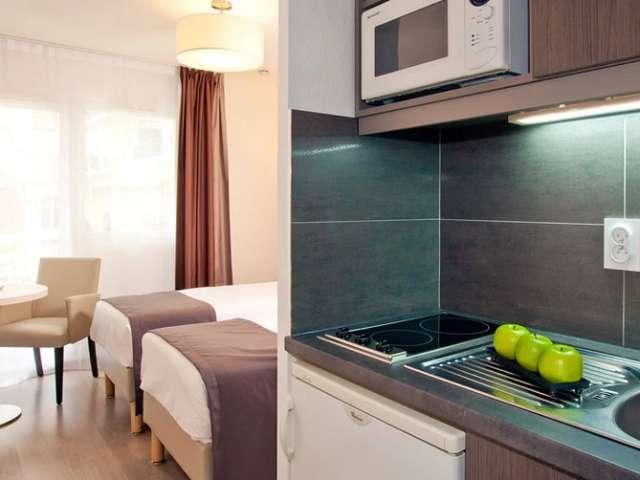 Studio location à France métropolitaine, Courbevoie