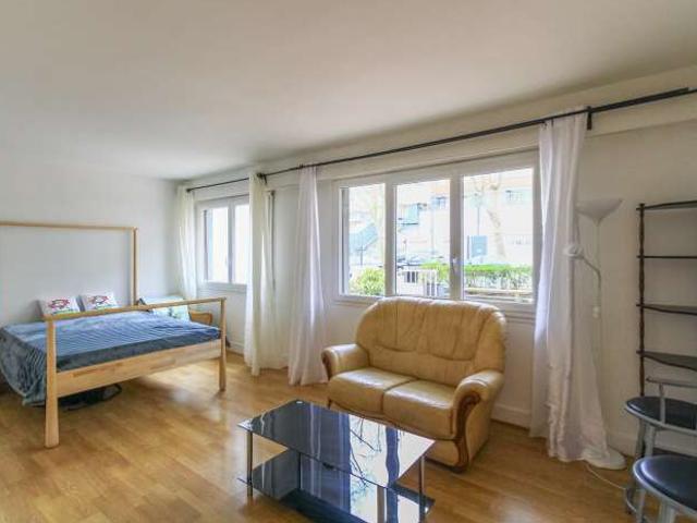Studio location à France métropolitaine, Issy-les-moulineaux