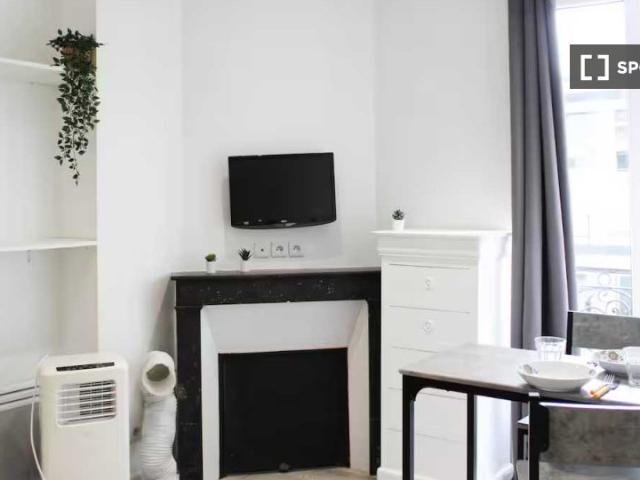 Studio location à Nanterre, Clichy