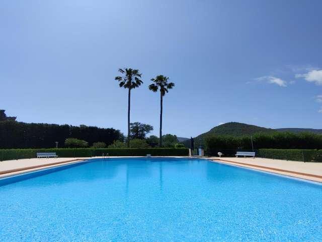 Studio location à Grasse, Mandelieu-la-napoule
