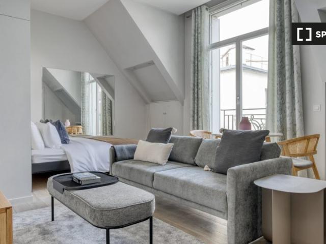 Studio location à Quartier du Faubourg-du-Roule, Paris