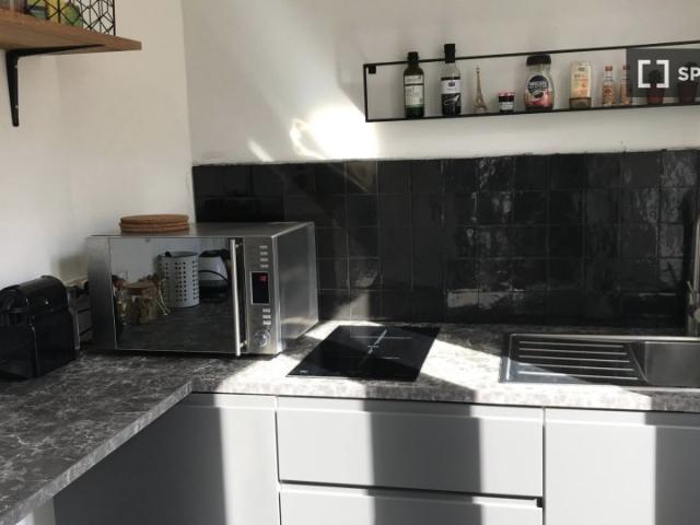 Studio location à France métropolitaine, Romainville