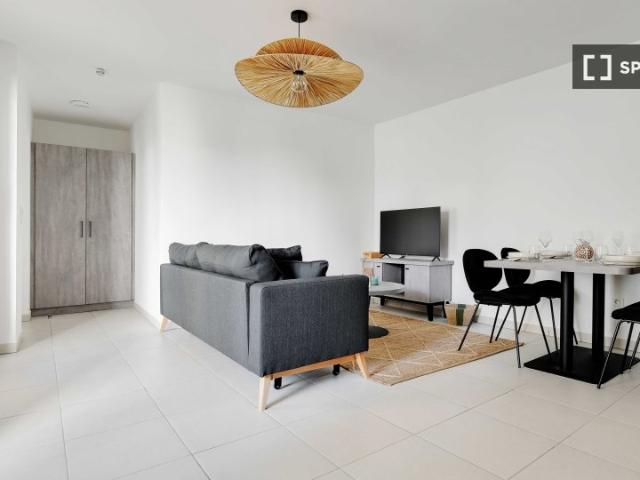 Studio location à Quartier Écluse-Belvédère, Paris