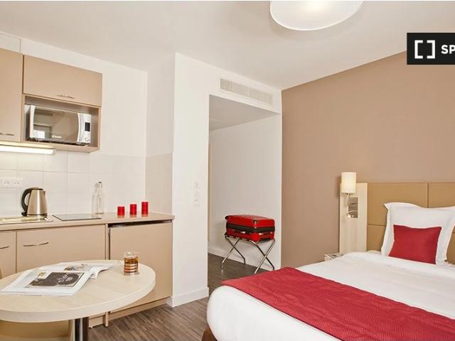 Studio location à France métropolitaine, Nanterre