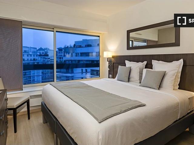 Studio location à France métropolitaine, Courbevoie