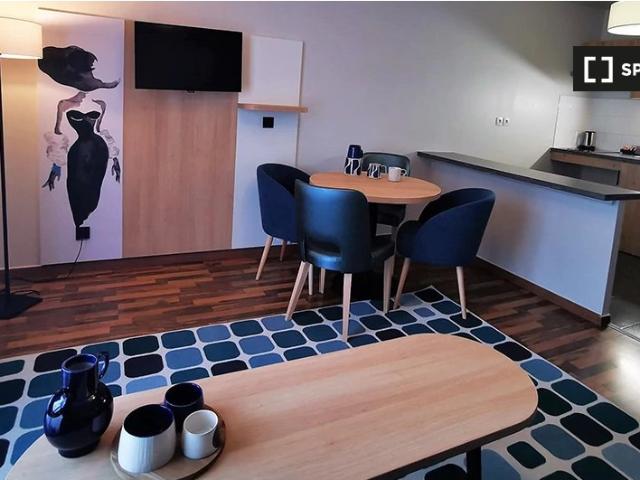 Studio location à France métropolitaine, Asnières-sur-seine