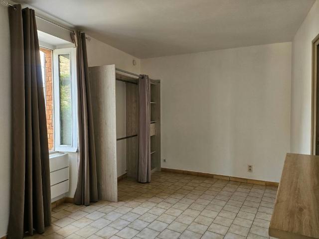 Studio location à La Paillonne, Sérignan-du-Comtat