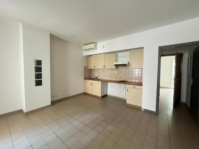Studio location à Marseille, Aubagne