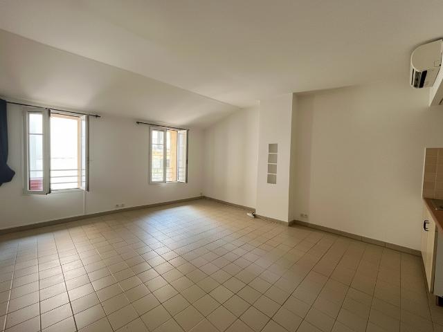 Studio location à Marseille, Aubagne
