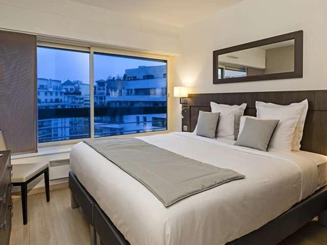 Studio location à France métropolitaine, Courbevoie