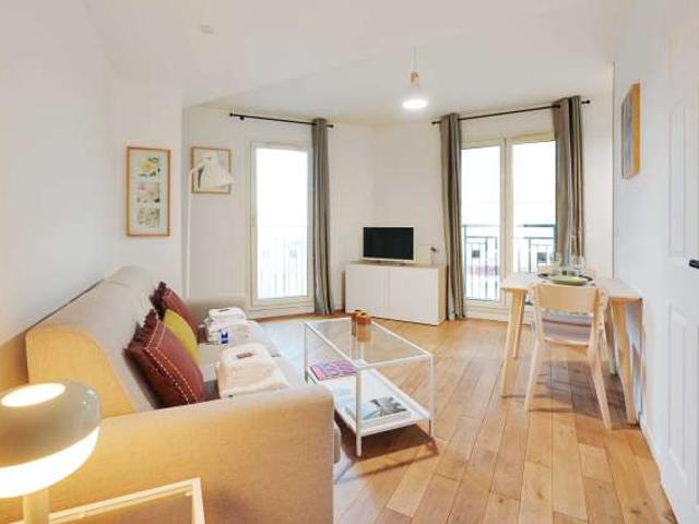 Studio location à France métropolitaine, Courbevoie