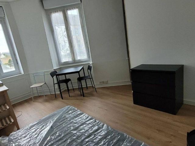 Studio location à Saint-Martin, Juvigné