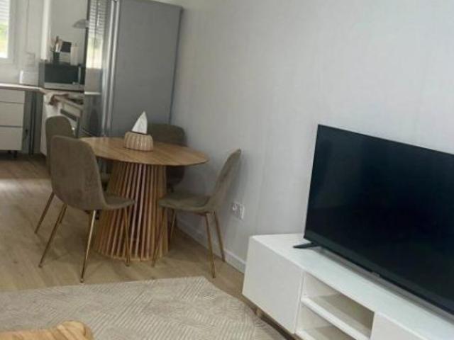Studio location à Mantes-la-Jolie, Osmoy