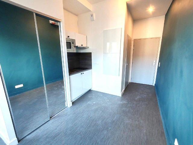 Studio location à Quartier Centre Ville, Reims