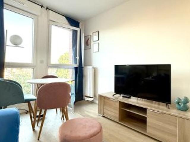 Studio location à Bobigny, Romainville