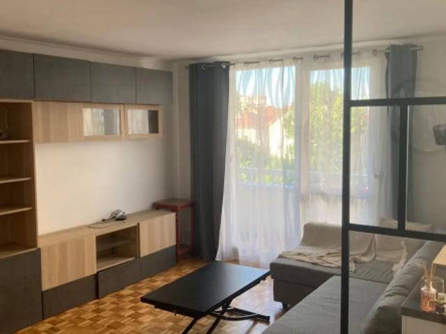 Studio location à Nanterre, Suresnes