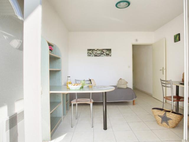 Studio location à Valbonne