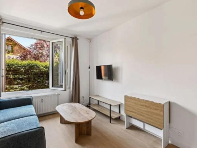 Studio location à L'Haÿ-les-Roses, Villejuif