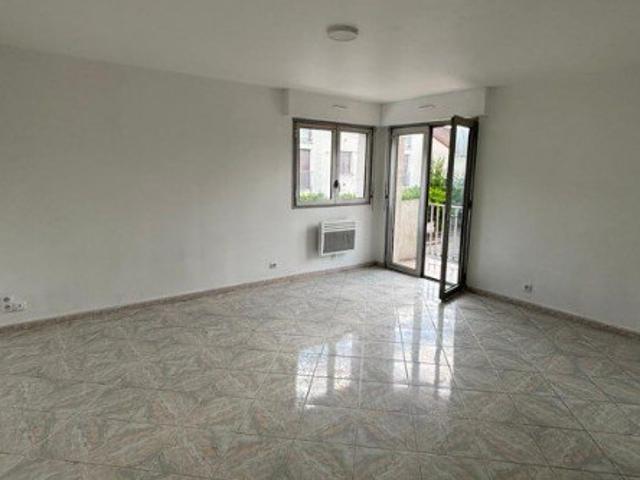 Studio location à Le Raincy, Villepinte
