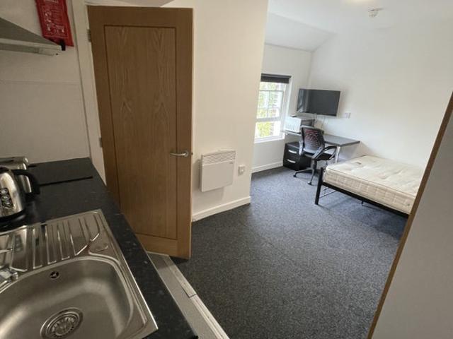 Studio for rent in Highfields, Leicester