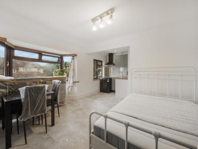 Studio for rent in Dollis Hill, Greater London
