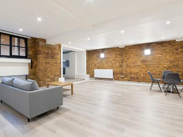 Studio for rent in Dalston