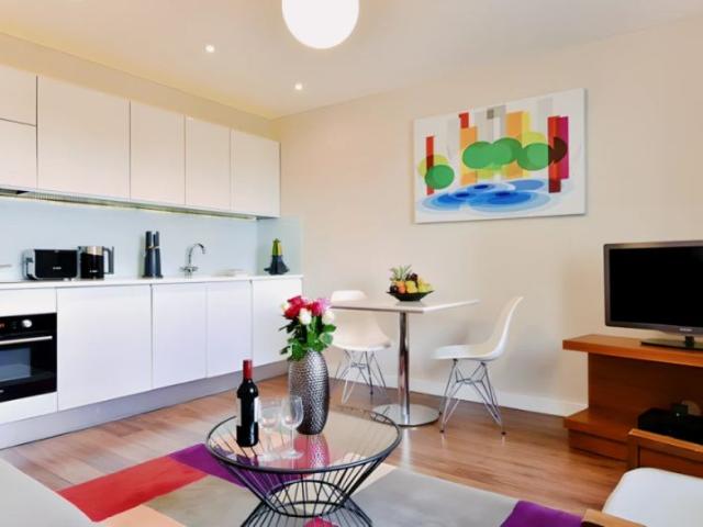 Studio for rent in Boardwalk Place, Blackwall