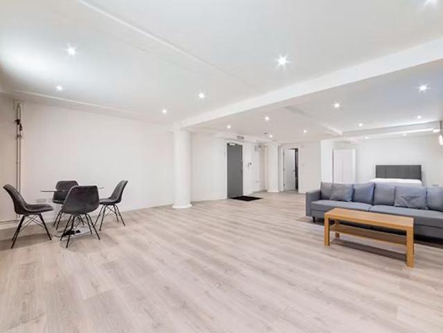 Studio for rent in Dalston