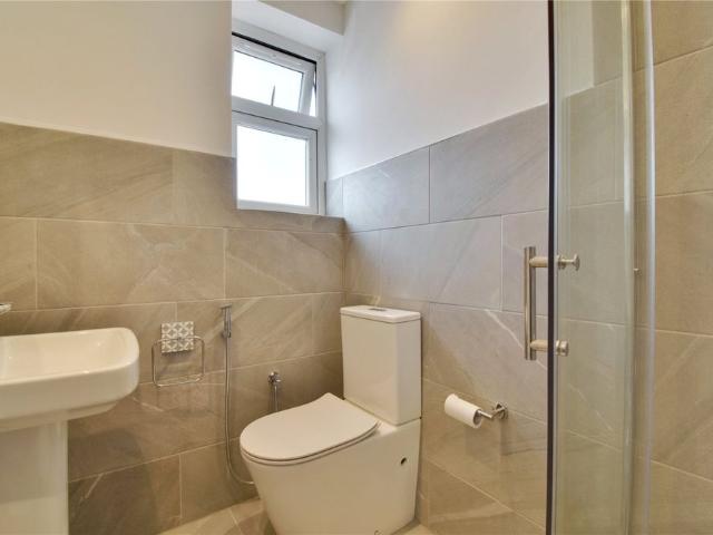 Studio for rent in Bennetts End, Pouchen End