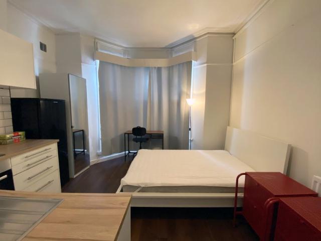 Studio for rent in West Midlands